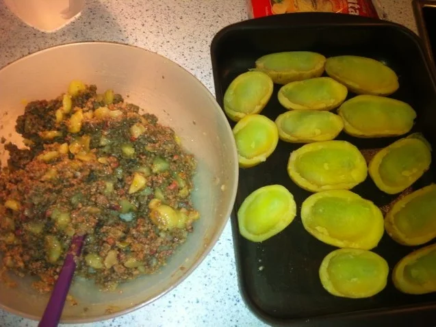 Rezept: Ofenkartoffeln mit Hackfleisch gefüllt Bild Nr. 2 Ofenkartoffeln mit Hackfleisch gefüllt - Rezept - Bild Nr. 2