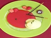 Rezept: Bayerische Creme auf Früchtespiegel mit frischen Erdbeeren Bild Nr. 9 Bayerische Creme auf Früchtespiegel mit frischen Erdbeeren - Rezept - Bild Nr. 9