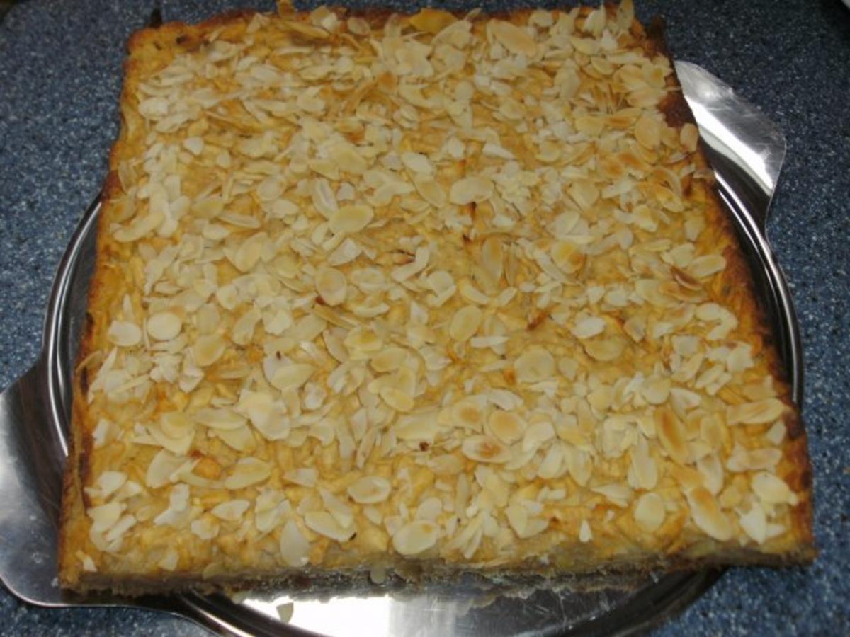 Bilder für Apfel - Marzipan - Blechkuchen - Rezept