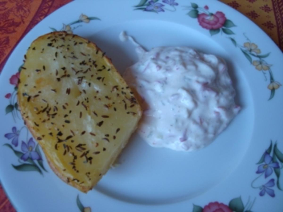 *Abendbrot - Ofenkartoffeln mit Radieschendip - Rezept