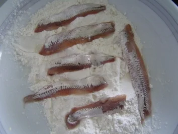 Rezept: Fritierte Sardellenfilets Bild Nr. 2 Fritierte Sardellenfilets - Rezept - Bild Nr. 2