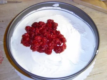 Rezept: Himbeertorte Bild Nr. 7 Himbeertorte - Rezept - Bild Nr. 7