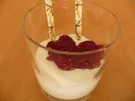 Sahnequark mit Kirschsauce - Rezept