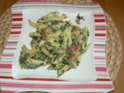Penne mit feiner Spinat-Tomatensauce - Rezept