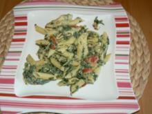 Penne mit feiner Spinat-Tomatensauce - Rezept