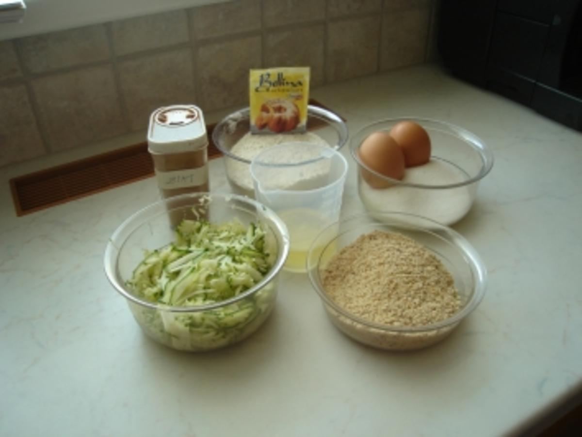 Bilder für Zucchinischnitten mit Öl und Zucker - Rezept