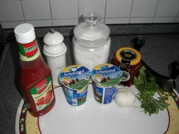 Ajvar - Kräuter - Knoblauch - Dip - Rezept