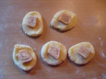 Rezept: Knusperkugeln mit Erdnußmantel Bild Nr. 3 Knusperkugeln mit Erdnußmantel - Rezept - Bild Nr. 3