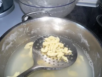 Kräuterfädle-Beilage zu Fleisch oder Geflügel. - Rezept - Bild Nr. 4