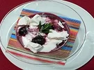 Rezept: Blaubeer-Joghurt-Creme mit Rosmarin und Baiserhaube Blaubeer-Joghurt-Creme mit Rosmarin und Baiserhaube - Rezept