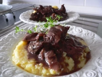 Gänsebrustragout in Rotweinsosse-Restverwertung von Sossen - Rezept - Bild Nr. 3