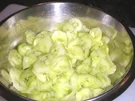 Rezept: SALAT: Gurkensalat in Dillsahne SALAT: Gurkensalat in Dillsahne - Rezept