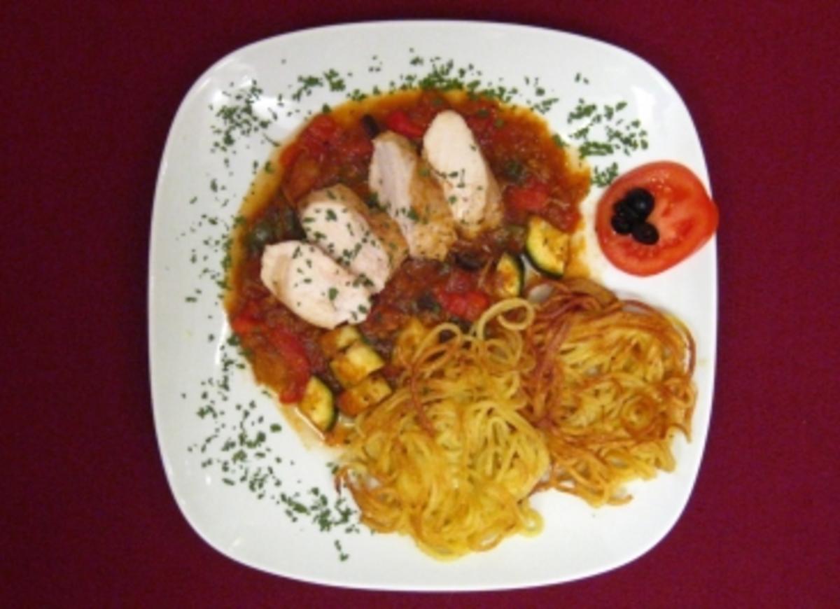 Bilder für Spanisches Hähnchen mit Kartoffelnest - Rezept