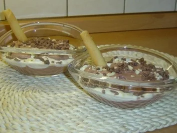 Rezept: Nougatcreme mit Joghurtfrüchten Nougatcreme mit Joghurtfrüchten - Rezept