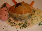 Beef Wellington mit Pfeffersoße an Kartoffelpüree und Gemüse - Rezept