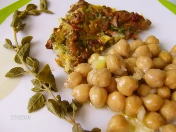 Omelette mit Pfifferlingen und Kichererbsenbeilage - Rezept - Bild Nr. 3