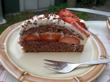 Rezept: Erdbeersahnetorte Bild Nr. 3 Erdbeersahnetorte - Rezept - Bild Nr. 3