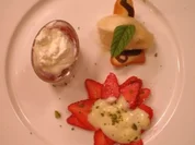 Nussnougatcreme mit Vanillesahne dazu Feigen an Panna Cotta aus Abteilikör - Rezept