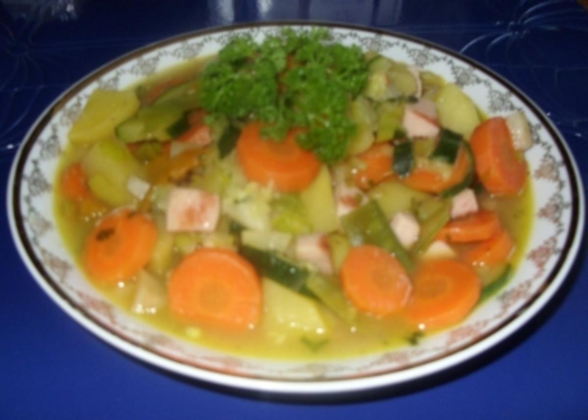 Linda´s deftige Gemüsesuppe - Rezept