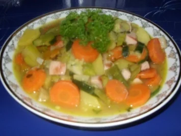 Linda´s deftige Gemüsesuppe - Rezept