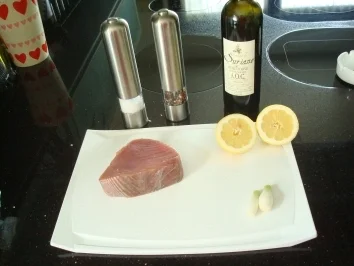 Rezept: TUNFISCH-TATAR TRIFFT FELDSALAT TUNFISCH-TATAR TRIFFT FELDSALAT - Rezept