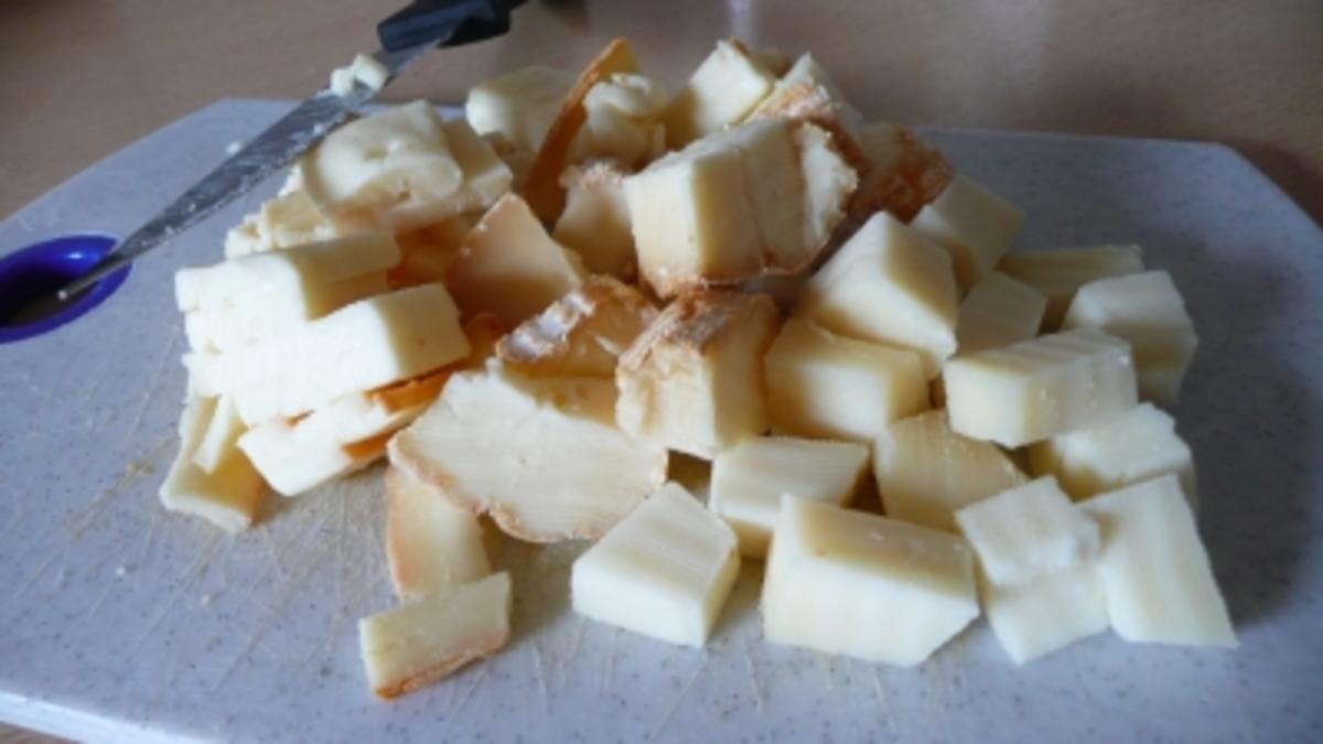 Fussili mit Käse-Kräuter-Tomaten-Sosse - Rezept - Bild Nr. 3