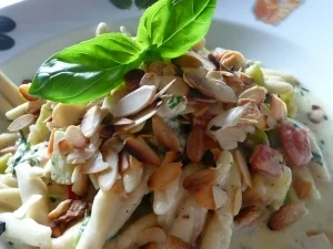 Rezept: Fussili mit Käse-Kräuter-Tomaten-Sosse Bild Nr. 9 Fussili mit Käse-Kräuter-Tomaten-Sosse - Rezept - Bild Nr. 9