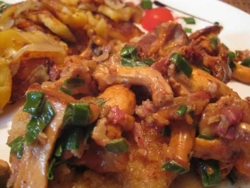 Schweineschnitzel mit frischen Pfifferlingen & Bratkartoffeln - Rezept - Bild Nr. 8