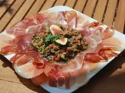 Rezept: Schinken-Carpaccio mit Feigensauce Schinken-Carpaccio mit Feigensauce - Rezept