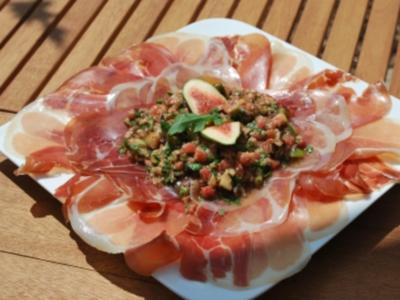 Rezept: Schinken-Carpaccio mit Feigensauce Schinken-Carpaccio mit Feigensauce - Rezept