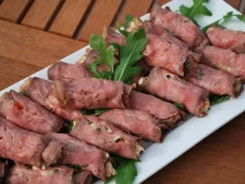 Rezept: Roastbeefröllchen a la tonnato Bild Nr. 2 Roastbeefröllchen a la tonnato - Rezept - Bild Nr. 2
