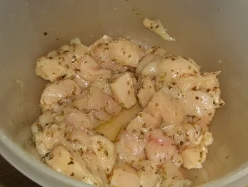 Rezept: Hähnchen-Gyros mit Tzatziki Hähnchen-Gyros mit Tzatziki - Rezept