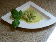 Hähnchenbrustfilet  mit Cappelletti Gorgonzola  und Gurkensalat - Rezept