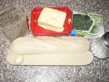 Rezept: a la provence: knoblauchbaguettes Bild Nr. 3 a la provence: knoblauchbaguettes - Rezept - Bild Nr. 3