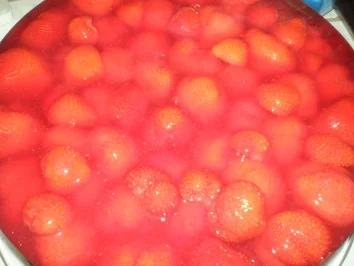 Rezept: Erdbeerkuchen mit Schokoladenpudding Bild Nr. 6 Erdbeerkuchen mit Schokoladenpudding - Rezept - Bild Nr. 6