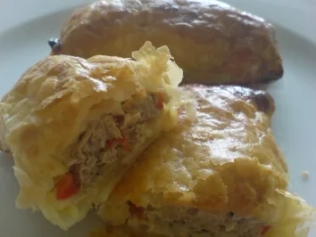 Herzhafte Blätterteigtaschen - Rezept