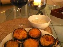 Rezept: Auberginen mit Feta gefüllt, und mit Parmesan überbacken Auberginen mit Feta gefüllt, und mit Parmesan überbacken - Rezept