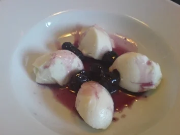 Limetten-Buttermilch-Nockerln mit Amarena-Kirschen (KB) - Rezept - Bild Nr. 6