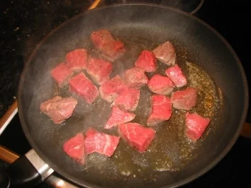 Rinderfiletwürfel an feuriger Whisky-Rahm-Sauce - Rezept - Bild Nr. 3