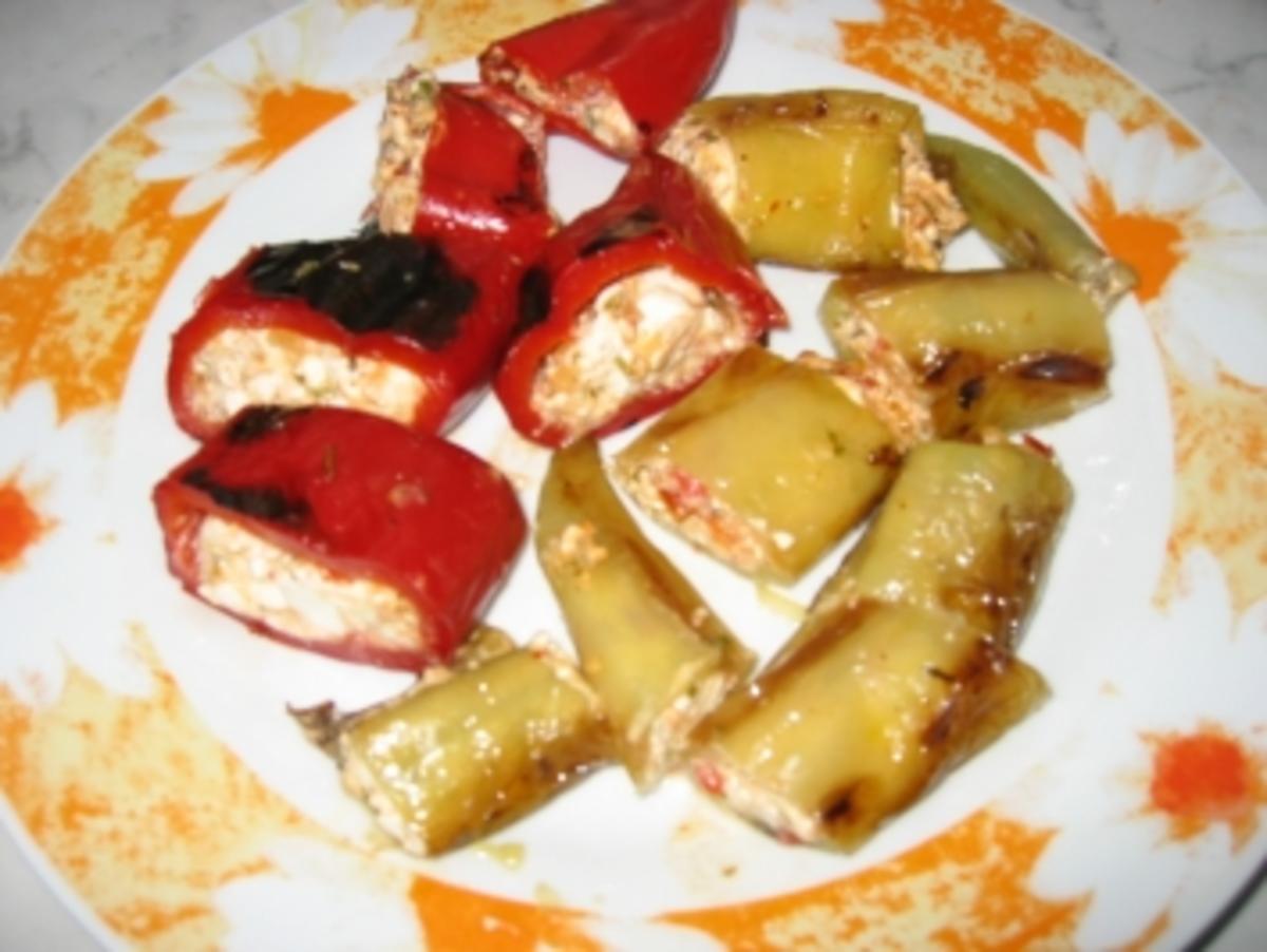 Paprika gefüllt mit Schafskäse - Rezept