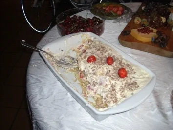 Rezept: Nachspeise-Erdbeertiramisu ohne Eier Nachspeise-Erdbeertiramisu ohne Eier - Rezept