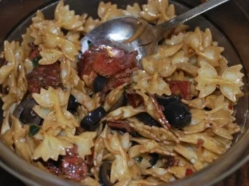 Mediterraner Nudelsalat - Rezept