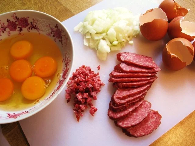 Rezept: Ungarische Rühr-Eier .... Bild Nr. 2 Ungarische Rühr-Eier .... - Rezept - Bild Nr. 2