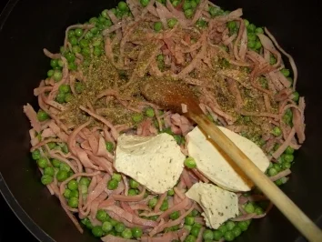 Rezept: Spaghetti mit Erbsen und Schinken Bild Nr. 4 Spaghetti mit Erbsen und Schinken - Rezept - Bild Nr. 4