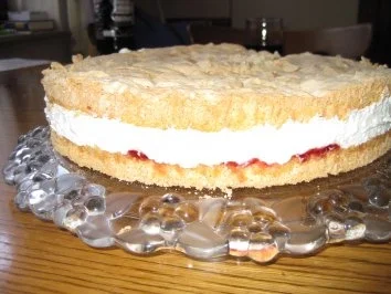 Rezept: Erdbeer-Quarktorte Bild Nr. 5 Erdbeer-Quarktorte - Rezept - Bild Nr. 5