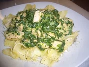 Kikis Bandnudeln mit Lachs-Spinat-Sauce "light" - Rezept