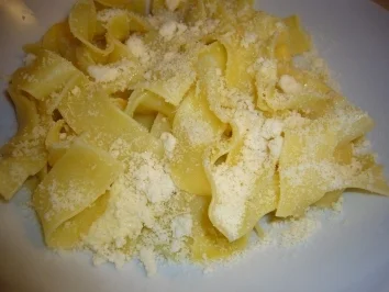 Rezept: Kikis Bandnudeln mit Lachs-Spinat-Sauce "light" Bild Nr. 5 Kikis Bandnudeln mit Lachs-Spinat-Sauce "light" - Rezept - Bild Nr. 5