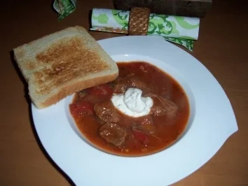Tomatengulasch zu Bandnudeln - Rezept - Bild Nr. 2