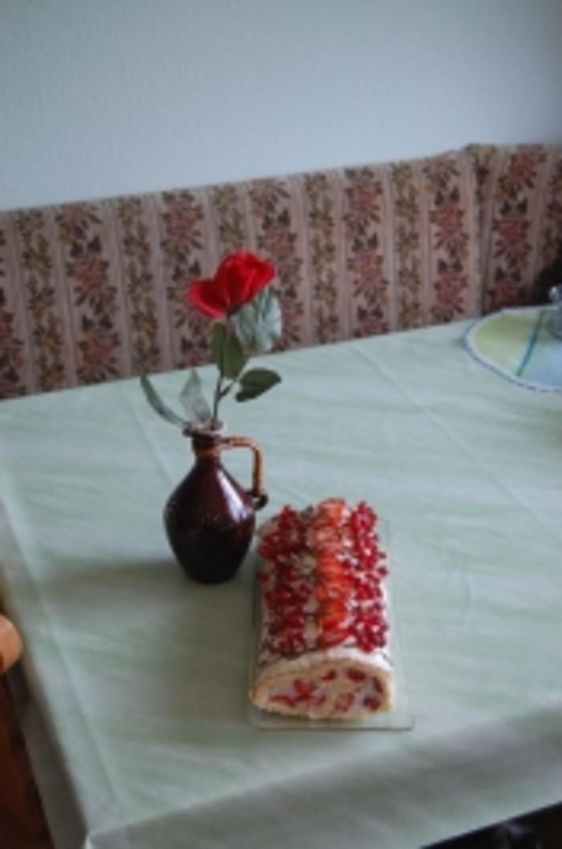Erdbeer - Buisquit-Rolle - Rezept - Bild Nr. 3