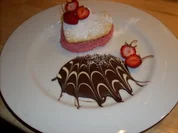 Bisquit-Burger m Erdbeersahne - Rezept